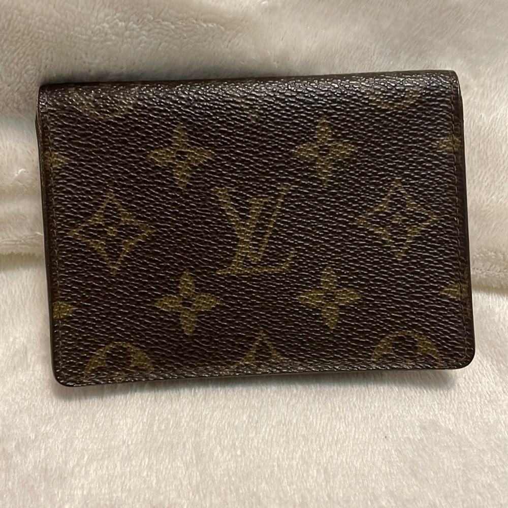 Authentic Louis Vuitton pre loved card holder